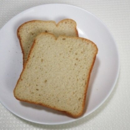 ふすまなしの、白いパンは普通の食パンのようで嬉しいですね
